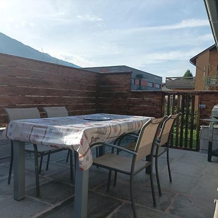 Joli Appart Terrasse Et Jardinet 알베르빌 외부 사진