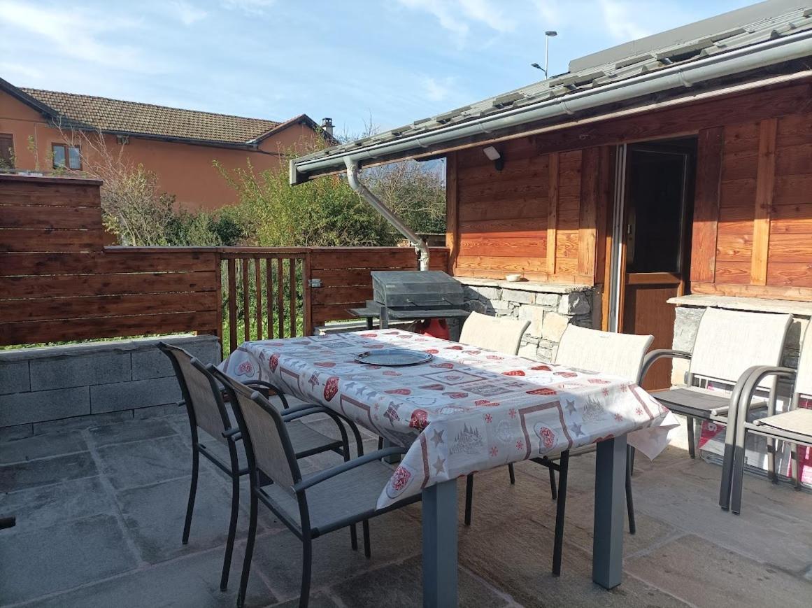 Joli Appart Terrasse Et Jardinet 알베르빌 외부 사진
